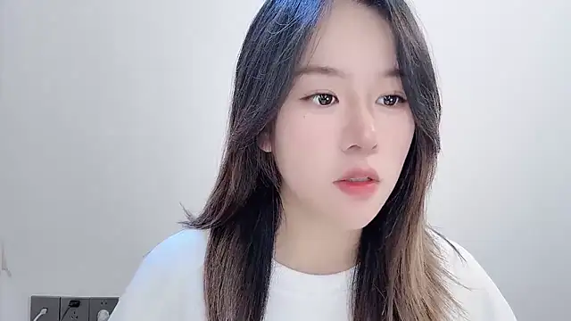 chloe-01 online show from 18, 11, 2025