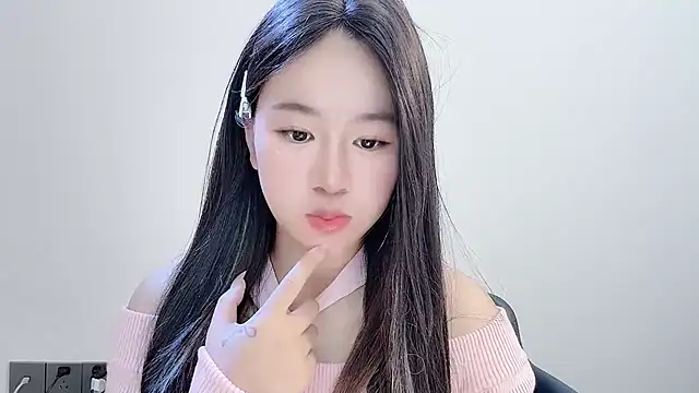 chloe-01 online show from 5, 12, 2025