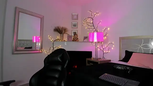 NattashaHotson online show from 12, 2, 2025