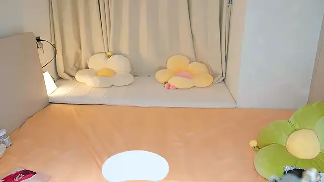 Snapshot of Eimile chatting on 16, 12, 2024 Eimile online show from 16, 12, 2024