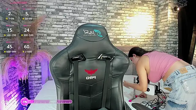 Snapshot of ariadna_milano chatting on 11, 3, 2025 ariadna milano online show from 11, 3, 2025