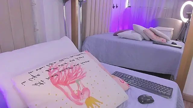Foxy200   online show from 9, 6, 2026