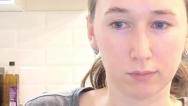 --Model--2 online show from 25, 10, 2025