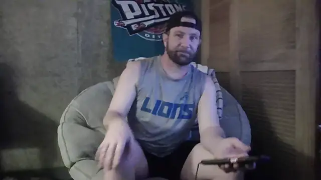Snapshot of Edward_LongCock chatting on 25, 5, 2026 Edward LongCock online show from 25, 5, 2026