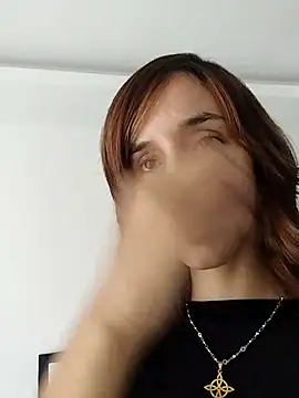 Ambar Roux  online show from 6, 11, 2025