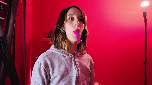 Ambar Roux  online show from 10, 3, 2026