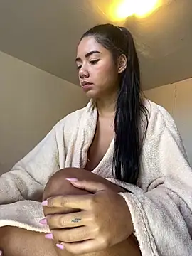 Snapshot of _Luana chatting on 13, 12, 2024  Luana online show from 13, 12, 2024