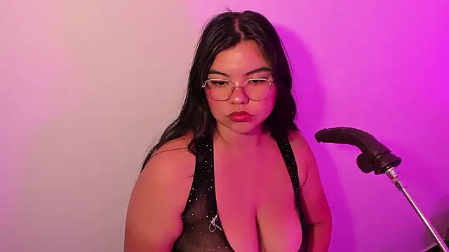klhoe boobs online show from 16, 3, 2026