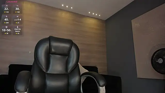 Snapshot of ValeriaRoldanX chatting on 23, 4, 2026 ValeriaRoldanX online show from 23, 4, 2026
