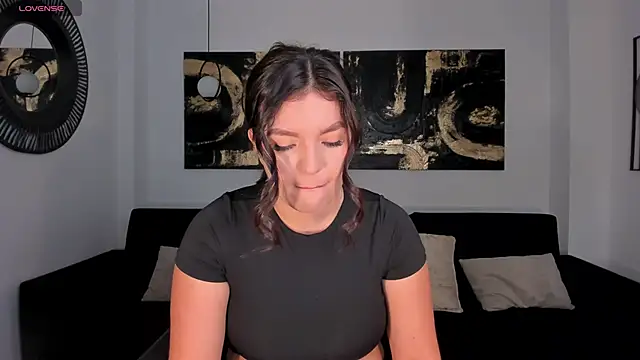 Snapshot of ValeriaRoldanX chatting on 1, 6, 2026 ValeriaRoldanX online show from 1, 6, 2026