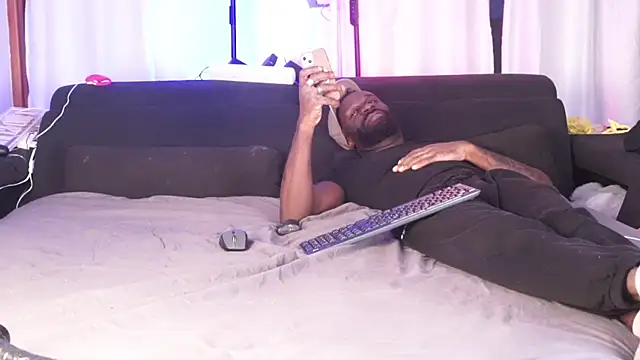 MacTroy online show from 5, 10, 2025