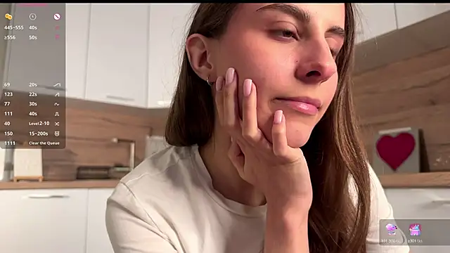 HellPeach online show from 15, 10, 2025