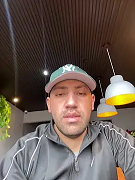Snapshot of JuanZapata33 chatting on 7, 2, 2025 JuanZapata33 online show from 7, 2, 2025