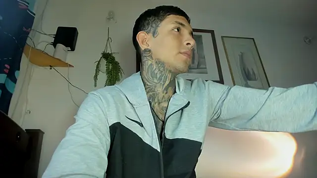 Travistanner 28 online show from 13, 4, 2026