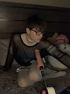 YourFavTwinkie online show from 2, 2, 2025