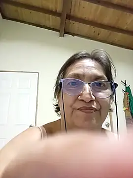 florecita69 online show from 15, 10, 2025