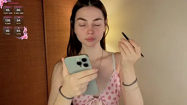 MaryJacksoon online show from 27, 10, 2025