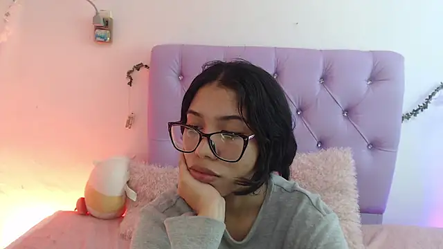 AmberJeong online show from 25, 1, 2025