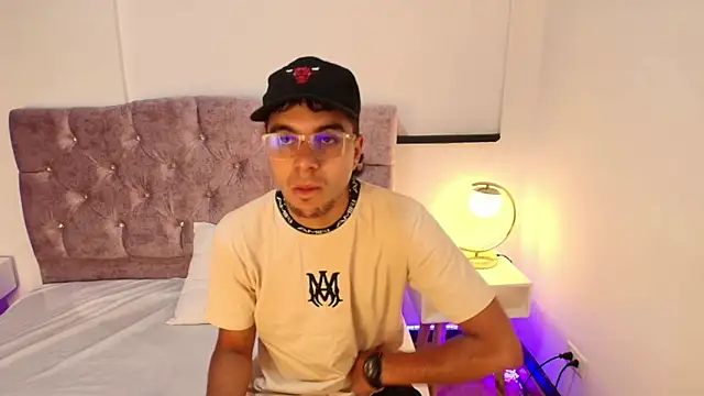 Amadeo Wild online show from 12, 1, 2025