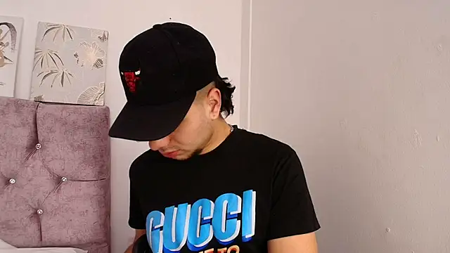 Amadeo Wild online show from 2, 2, 2025