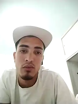 Snapshot of jeremy_scott chatting on 16, 7, 2026 jeremy scott online show from 16, 7, 2026