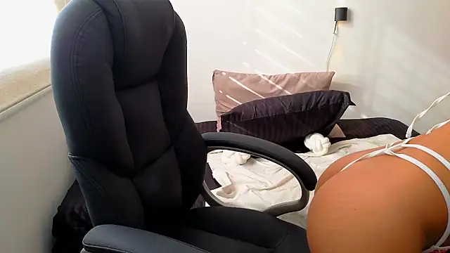 AlessaPears online show from 20, 2, 2025