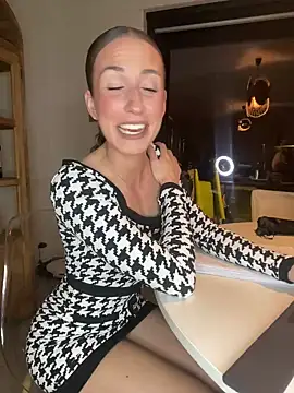 lola tentatiion online show from 20, 2, 2025