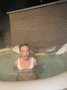 lola tentatiion online show from 3, 3, 2025