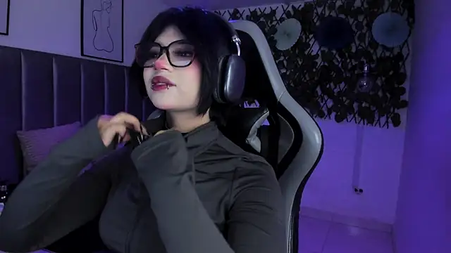 Snapshot of Kitty_Gang chatting on 9, 7, 2026 Kitty Gang online show from 9, 7, 2026