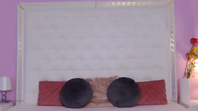 Lenna Paul online show from 7, 4, 2026