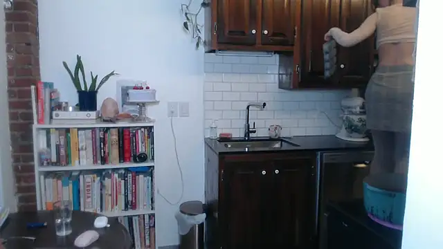 MaeDaybaby online show from 18, 2, 2025