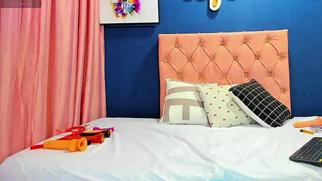 Cindy milf online show from 3, 3, 2025