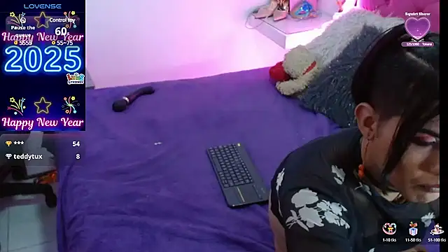 Snapshot of AlexaFontana chatting on 1, 2, 2025 AlexaFontana online show from 1, 2, 2025