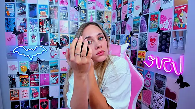 MiaMilas online show from 11, 9, 2025