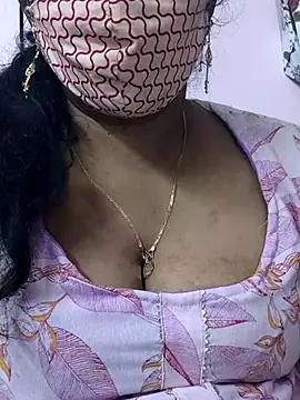 Snapshot of mallu-sumi chatting on 7, 7, 2026 mallu-sumi online show from 7, 7, 2026