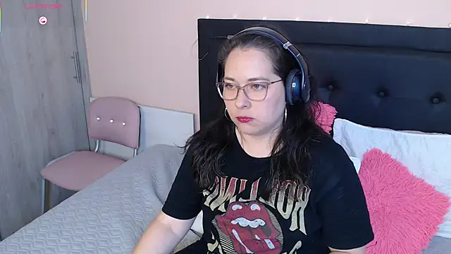 May Carlier online show from 9, 9, 2025