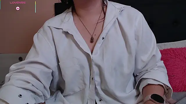 May Carlier online show from 13, 9, 2025