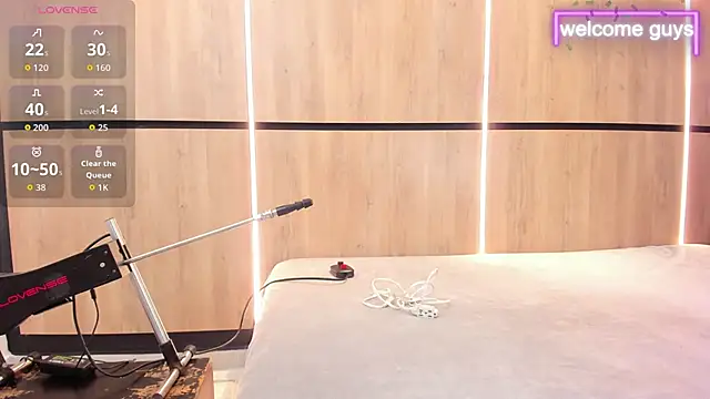 adela chase online show from 11, 10, 2025