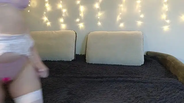 Tutti Frutt1s online show from 1, 2, 2026