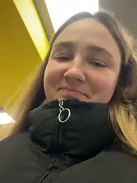 Snapshot of Joannakiss chatting on 4, 3, 2025 Joannakiss online show from 4, 3, 2025