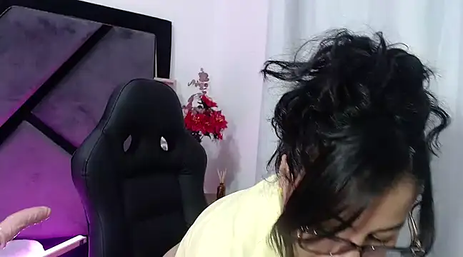 Snapshot of GabrielaDurann chatting on 21, 3, 2025 GabrielaDurann online show from 21, 3, 2025