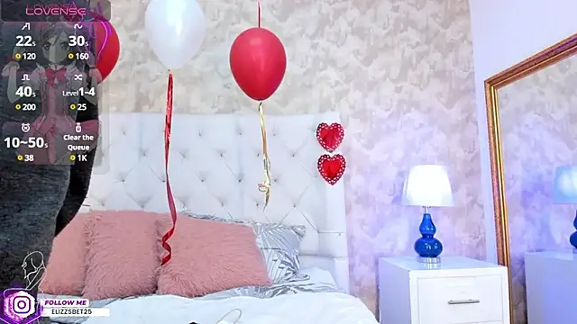 Eliza Thaylor   online show from 24, 2, 2025