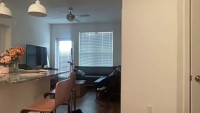 Snapshot of AveryJ99 chatting on 15, 12, 2024 AveryJ99 online show from 15, 12, 2024