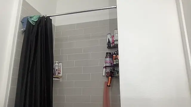 Snapshot of AveryJ99 chatting on 11, 2, 2025 AveryJ99 online show from 11, 2, 2025