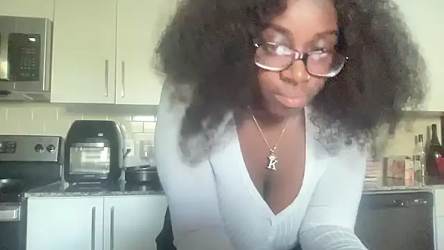 Snapshot of AveryJ99 chatting on 21, 3, 2025 AveryJ99 online show from 21, 3, 2025