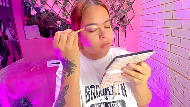 Snapshot of marcellaa303av chatting on 5, 3, 2026 marcellaa303av online show from 5, 3, 2026