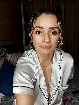 Loly Horny online show from 13, 5, 2026