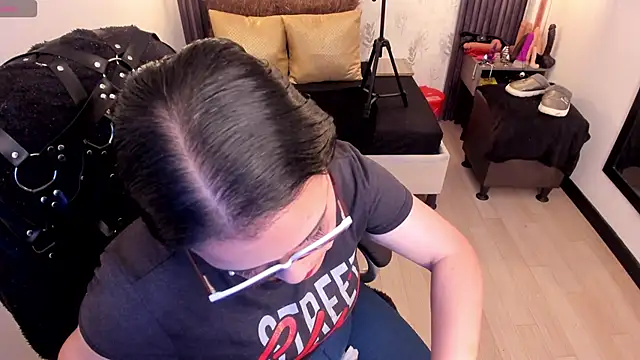 brigittemiller online show from 26, 2, 2025