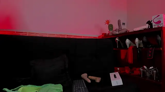 lilith-deveraux online show from 10, 3, 2025