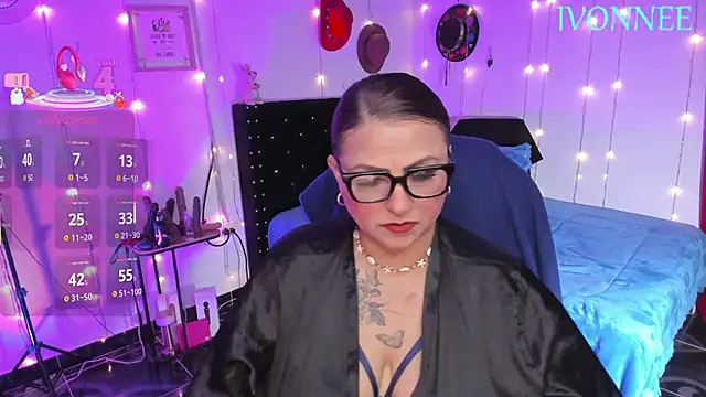 Ivonnee   online show from 9, 2, 2026